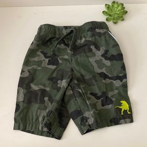 🦖3/$10 on select kids🦖Boys camo  print shorts with dinosaur design size 5